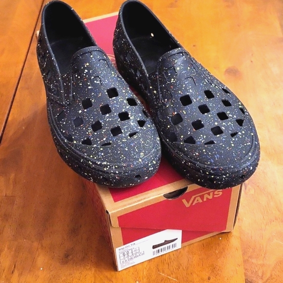 Vans Shoes - NIB Vans Slip On TRK/ Size Womens 7.5/ Mens 6/ Black with multicolored speckles